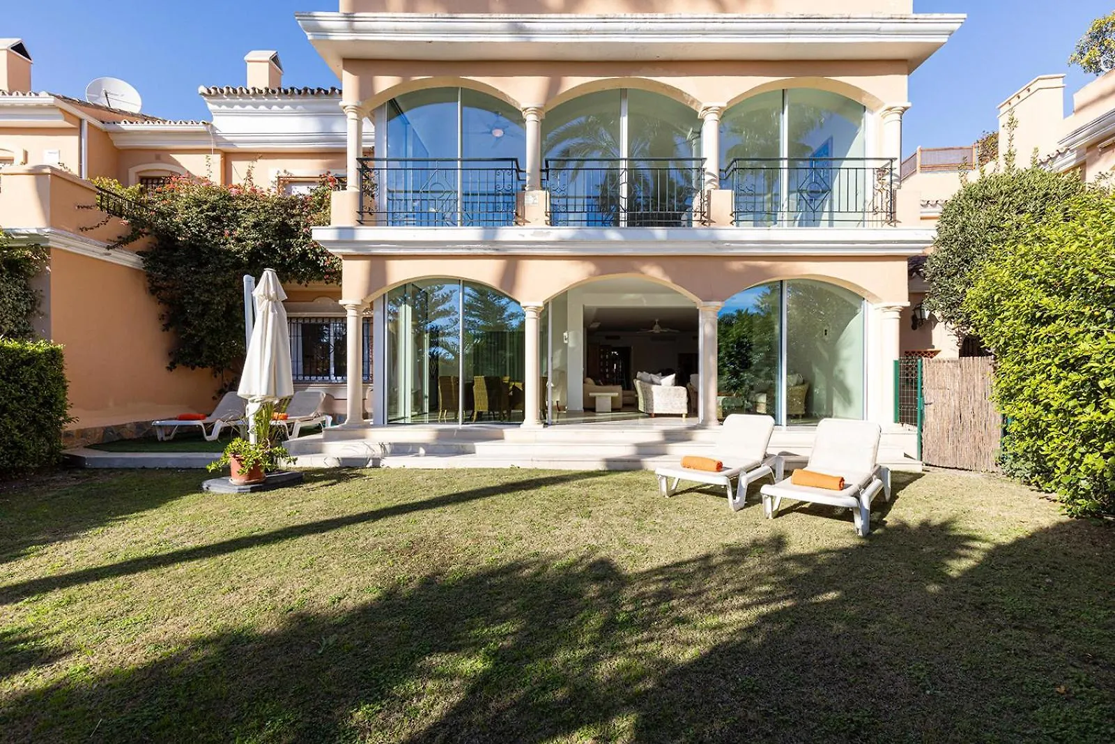 Large Ground Floor Apartment With Private Garden And Beach Access Estepona