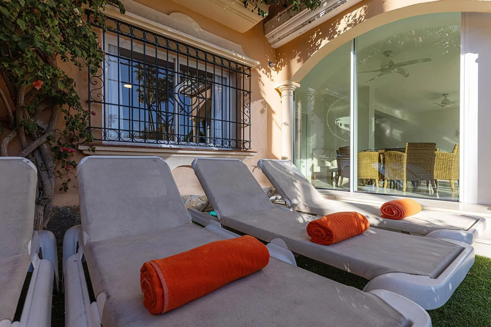 Large Ground Floor Apartment With Private Garden And Beach Access Estepona Holiday home