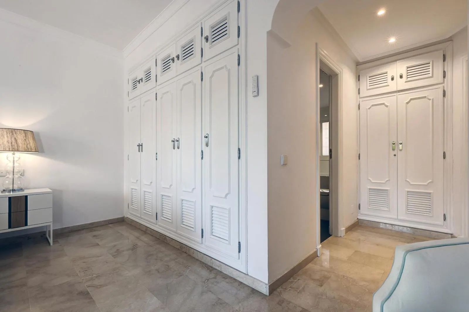 Large Ground Floor Apartment With Private Garden And Beach Access Estepona